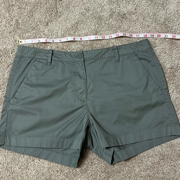 The White Company Cotton Khaki Shorts - Picture 3 of 6